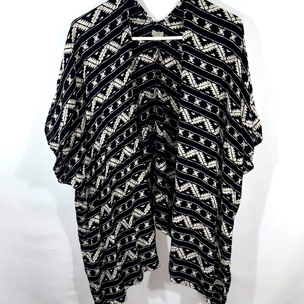 Ecote Urban Outfitters Shrug Type Shawl Size XS/S